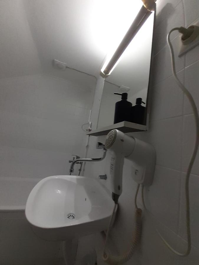 טוזלה Rooms & Apartment Gh Pasha מראה חיצוני תמונה