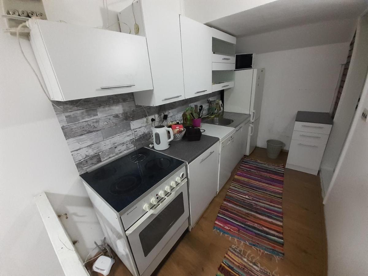 טוזלה Rooms & Apartment Gh Pasha מראה חיצוני תמונה