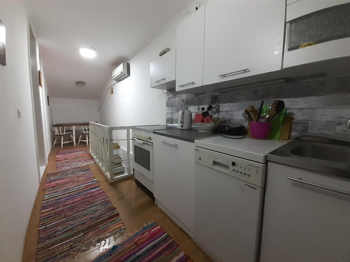 טוזלה Rooms & Apartment Gh Pasha מראה חיצוני תמונה