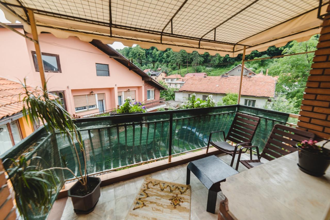 טוזלה Rooms & Apartment Gh Pasha חדר תמונה