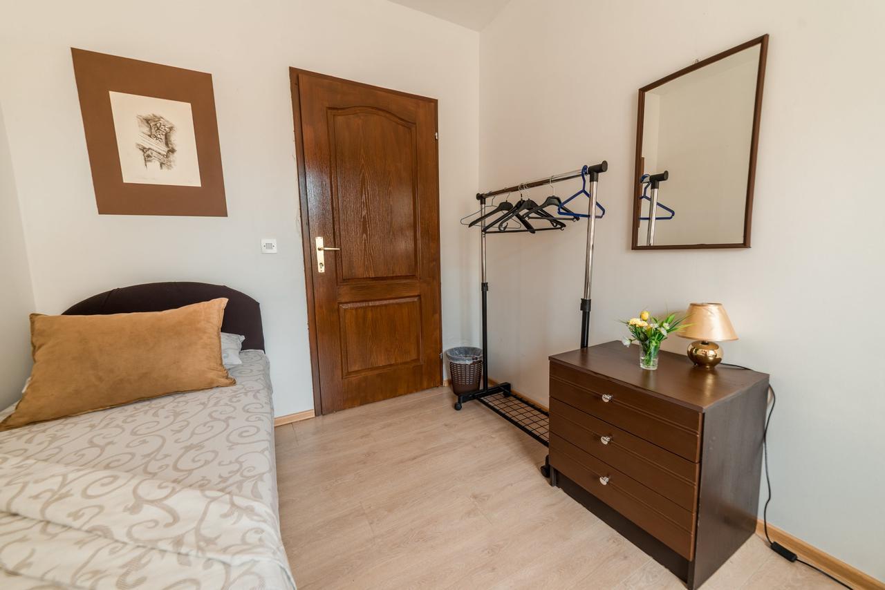 טוזלה Rooms & Apartment Gh Pasha חדר תמונה